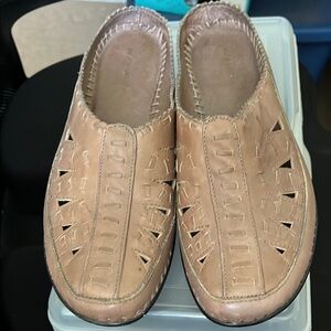 Easy Spirit Tan Mules with Ventilation Cutouts